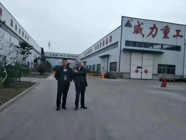 法國客戶來廠考察液壓機