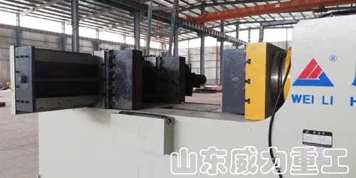 400噸單臂臥式壓力機客戶工作現(xiàn)場