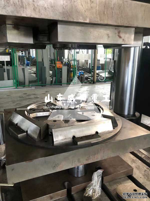 汽車輪轂沖壓模具